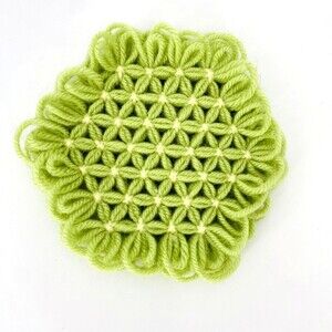 Vintage Handcrafted 5.5” Green Puffy Star Daisy Thick Crochet Potholder Trivet